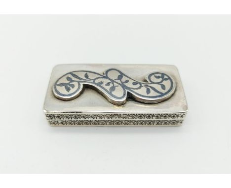 Early Islamic Enamel Silver Snuff Box. 5 x 2.5cm 