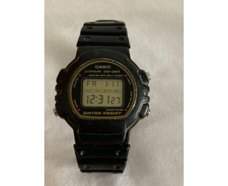 Vintage Gentlemans Casio digital wristwatch. Full working order. 
