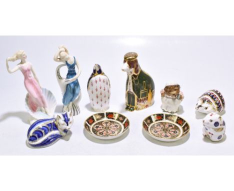 ROYAL CROWN DERBY; five Imari paperweights comprising English spaniel limited edition 418/1000, a recumbent stoat, a hedgehog