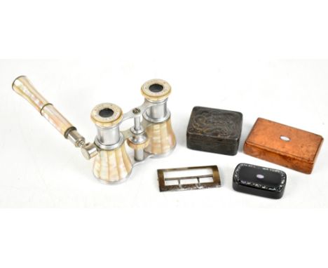 A small group of collectors' items including a 19th century mulberry wood snuff box with tortoiseshell lining to the base, wi