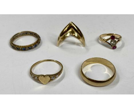 FIVE 9CT GOLD RINGS, ruby and paste, size H, cased set eternity, mid Q - R, heart ring, mid Q - R, wedding band, mid T - U, w