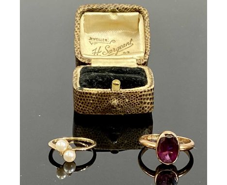 TWO 9CT GOLD PRECIOUS & SEMI-PRECIOUS STONE SET RINGS, comprising Chester 1912 rose gold ring with oval facet cut amethyst, s