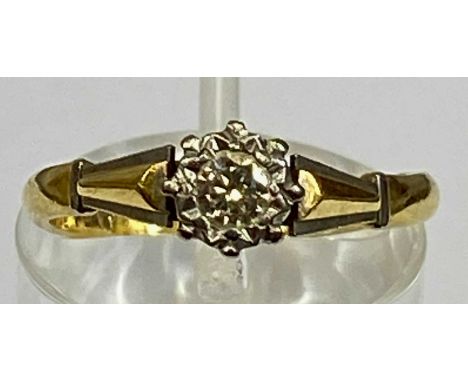 18CT GOLD & PLATINUM ILLUSION SET SOLITAIRE DIAMOND RING, estimated 0.25ct diamond in coronet style mount, raised Art Deco st