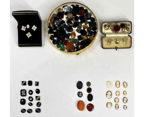 9CT GOLD SHIRT STUDS, swivel and other yellow metal fobs and a quantity of carved cameo and hardstone jewellery insets, some 