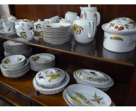 A Set of Evesham Porcelain, including smaller soup plates, two medium soup plates, eight larger soup plates, ten dinner plate