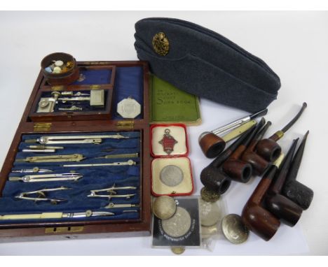 Gentleman's Lot, including a small quantity of Victorian, Edwardian coins, box of studs and a pair of silver cufflink's, smok