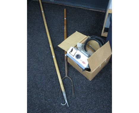Spear &amp; Jackson Hay Fork, elongated boat hook, Supreme slide projector (3)