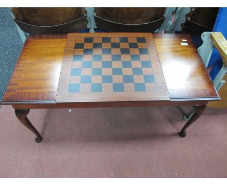 Mahogany Games Coffee Table, with a retractable chess board, backgammon, dominoes, crib board, on cabriole legs, pad feet, 10