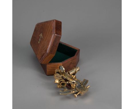 Sextant, by Kelvin and Hughes London 1917, in wooden box, 15 x 15 cm