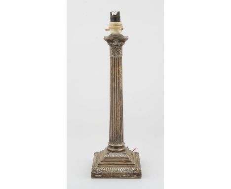 Edward VII silver Hallmarked Corinthian column table Lamp Sheffield 1909 Hawksworth Eyre and Co. 45 cm high x base of 14 x 14