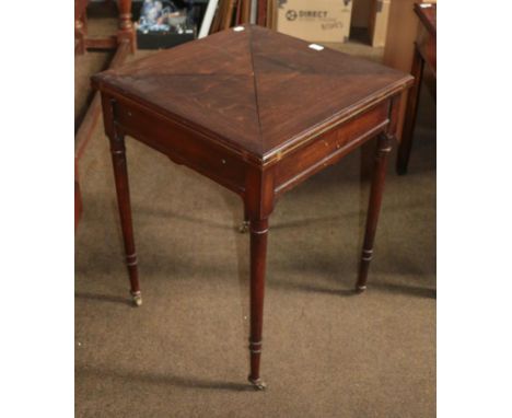 An Edwardian oak envelope card table, 59cm square by 78cm 