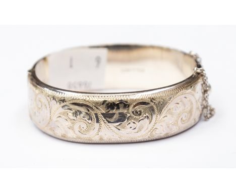 Silver foliate Eng bangle