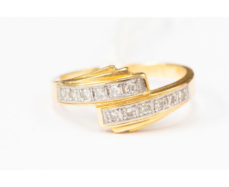 An 18ct gold Maltese and diamond set ladies dress ring, ring size 'N' 3.5 grams