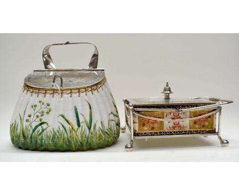 Ceramic fishing basket cracker barrel hamper with kingfisher design on lid, with unusual metal handle and Wedgwood Imari styl