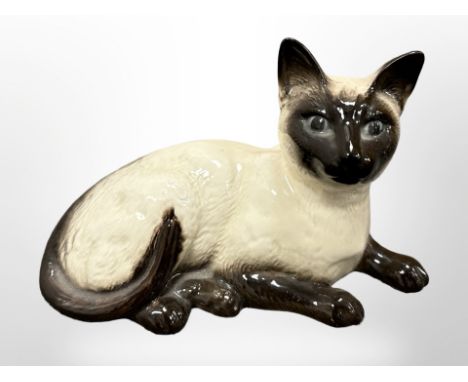 A Beswick Siamese cat model 1559, length 18.5 cm