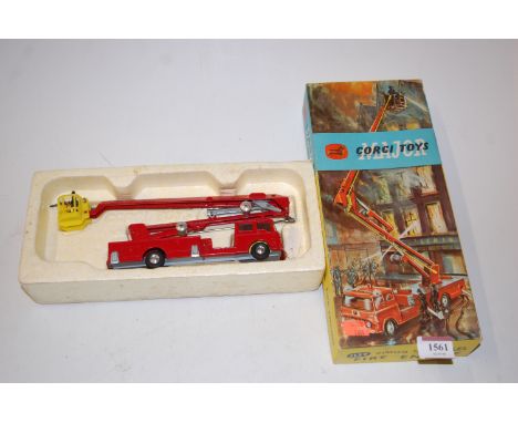 A Corgi Toys No.1127 Simon Snorkel fire engine, in original polystyrene tray box 