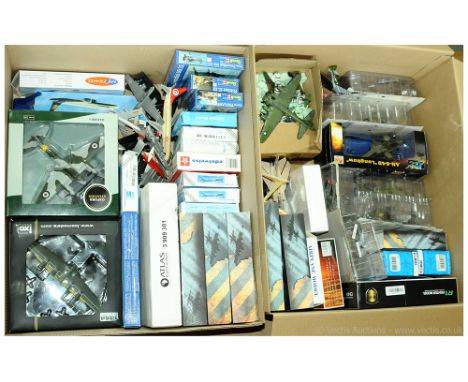 A mixed group of Aircraft including manufacturers such as Corgi, Ixo, Atlas Editions, Oxford Diecast and similar. See photo. 