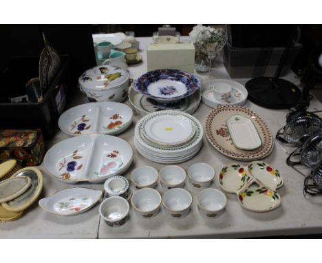 A quantity of Royal Worcester "Evesham" patterned dinnerware and other items
