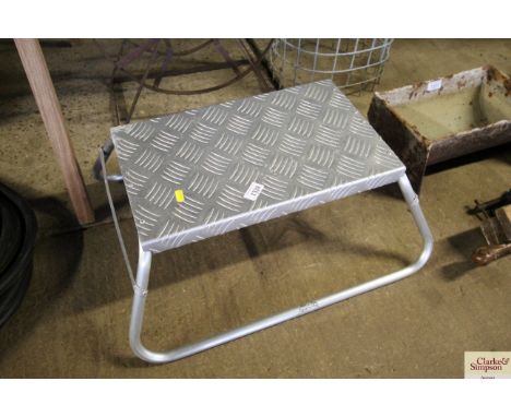 A lightweight aluminium caravan step