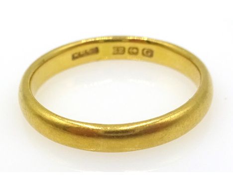 22ct gold wedding band approx 3.7gm Condition Report Size M-NClick here for further images, condition, auction times & delive