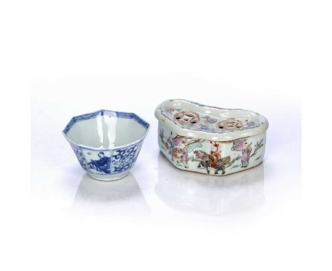 Blue and white octagonal tea bowlChinese, Kangxi (1662-1722)painted with fires and lotus designs in panels, 8.25cm across, an