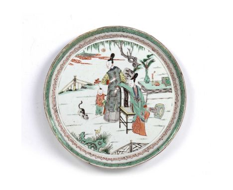 Famille verte dishChinese, Kangxi (1662-1722)painted with courtly ladies and a cat chasing a mouse, 26cm diameterCondition re