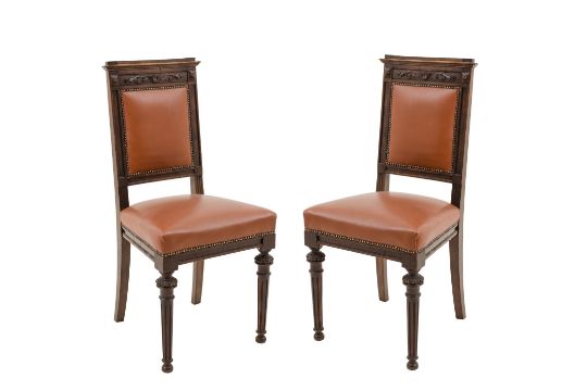 TAVOLO con otto SEDIE stile rinascimentale in noce (1 prolungo ... TAVOLO con otto SEDIE stile rinascimentale in noce (1 prolungo ...