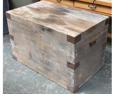 A large pine Victorian trunk, 102x61x65cmH 