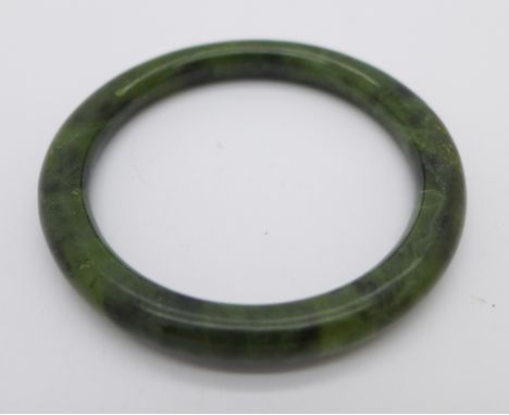 A nephrite jade bangle