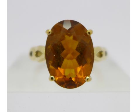 A 9ct gold and citrine ring, 4.5g, N