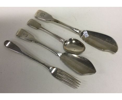 A small selection of Irish silver flatware. Various dates and makers. Approx. 130 grams. Est. £30 - £40.