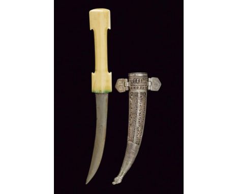 dating: 19th Century provenance: Ottoman Empire, Curved, two-edged blade, slightly ribbed in the middle, in fine damask. Walr