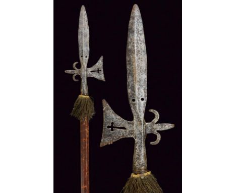 dating: Second half of the 16th Century provenance: Europe, Double-edged spearhead with large leaf-shaped cusp, ribbed at the