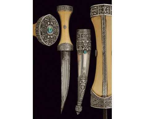 dating: 16th - 19th Century provenance: Turkey, Strong, antique blade from the beginning of the 17th century, with enlarged t