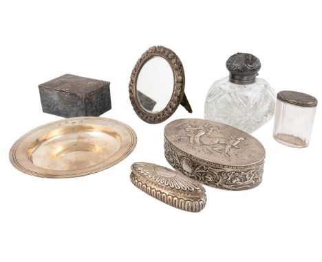 A mixed lot of silver items,  comprising: a modern dish by Richard Comyns, London 1942, a German dressing table box, a silver