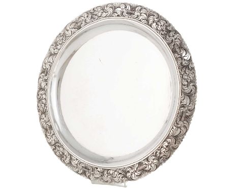 A 20th century Columbian silver platter,by Florentina, Bogota,circular form with an engraved chased scroll decoration border,