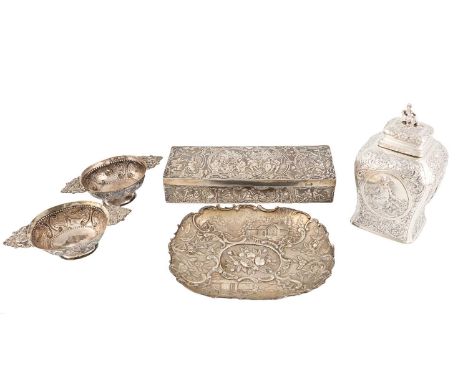 A mixed lot of continental silver items,comprising: a tea caddy, with import marks for Sheffield 1898, rounded rectangular bo