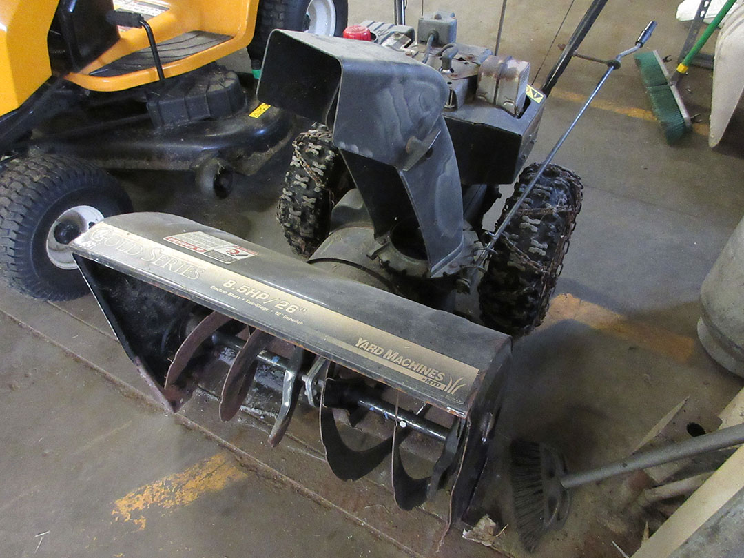 YARD MACHINE GOLD SERIES SNOW BLOWER; 8.5HP, 26'' PATH, ELECTRIC START