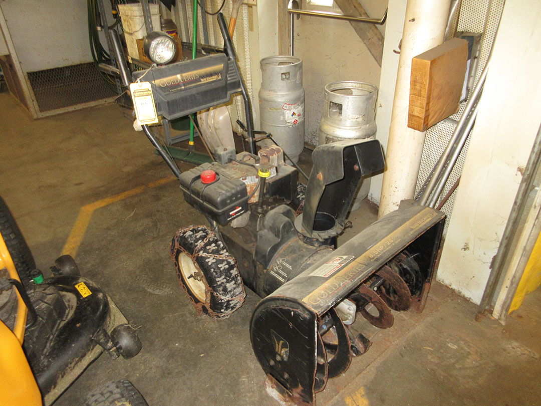 YARD MACHINE GOLD SERIES SNOW BLOWER; 8.5HP, 26'' PATH, ELECTRIC START