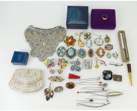 A collection of vintage ladies jewellery including turquoise brooches, silverware, floral brooches, Wedgwood, beaded purses, 