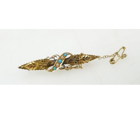 15ct gold brooch set turquoise & pearls. Chester 1900 hallmark. Weight 2.4 inc. steel pin. 42mm wide.