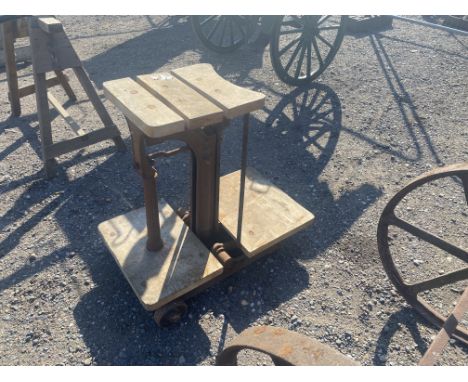 A set of sack scales