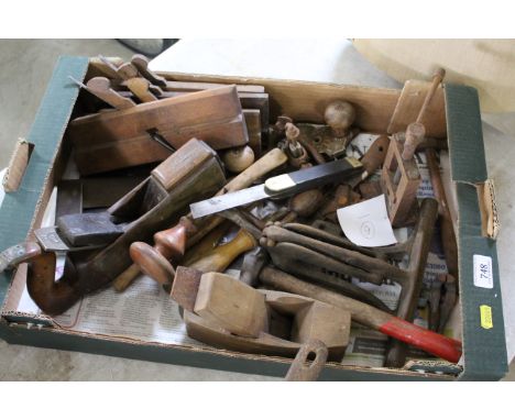 A box containing miscellaneous carpenters tools, including Stanley router, moulding planes, Soreby of Sheffield wooden plane 