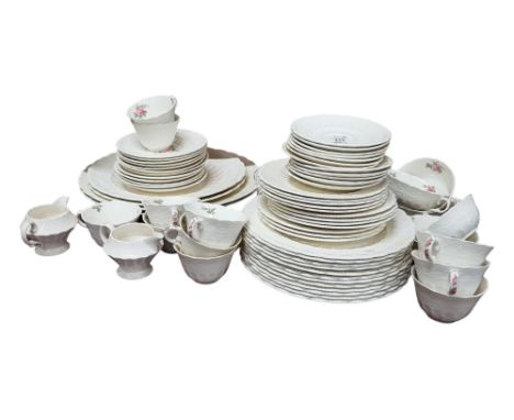 QUANTITY OF SPODE DINNERWARE 