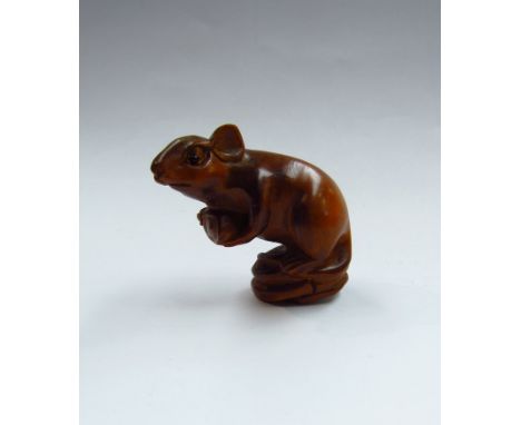 A netsuke of a mouse 