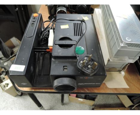 An Agfa Diamator 1500 slide projector