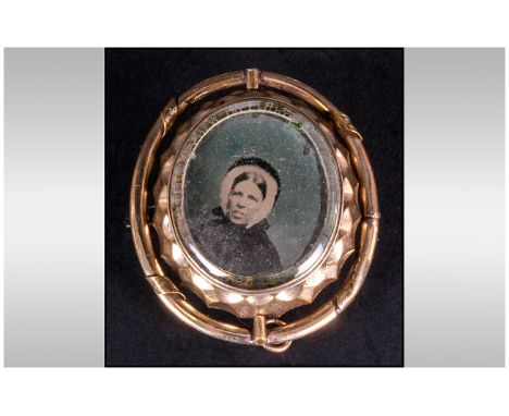 Late 19thC Mourning/Swivel Brooch, The Glazed Front With Portrait, Glazed Reverse Set With Braid Hair, Yellow Metal Mount, 49