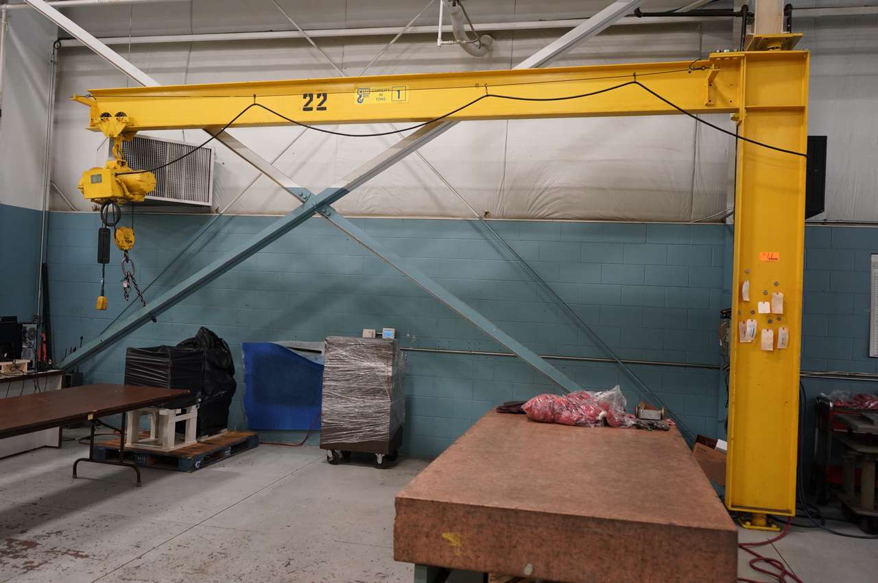 CRB 1 Ton Floor Mounted Jib Crane 16' Foot Tall , With Yale 2 Ton