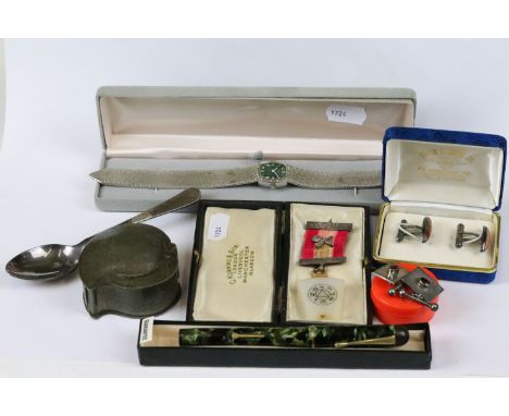 A group of mixed collectables to include a vintage wristwatch, two pairs of silver cufflinks, masonic jewel, fountain pen and