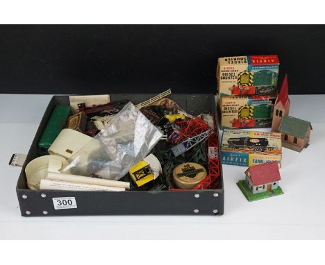 Toys - quantity of Airfix, mostly railway related including engine, boxed tank wagon, etc plus accessories